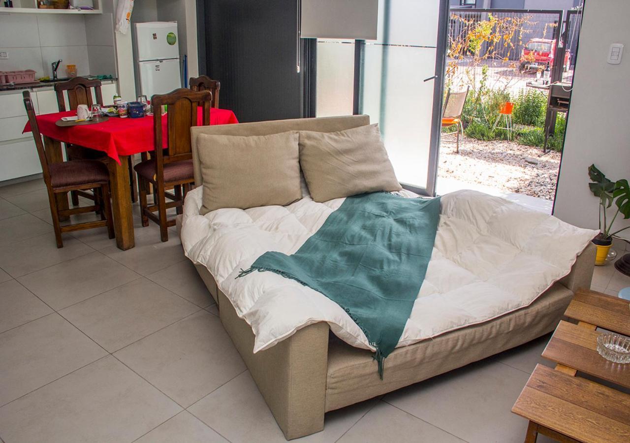 Departamento Del Bosque Equipado 4 Patio Parrilla Cochera Cubierta Apartment